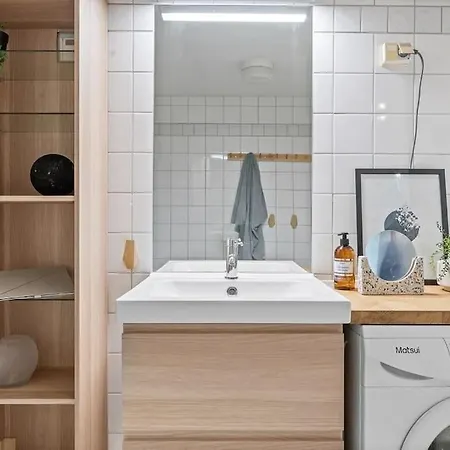 Leilighet Toyen Appartement